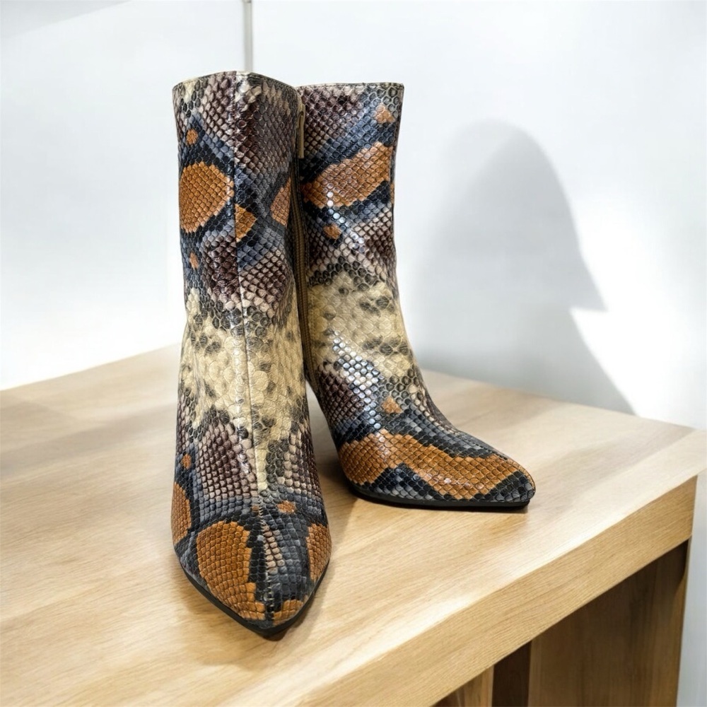 Kaari Blue Snakeskin Faux Leather Chunky Heel Boots Womens Sz 7 - Picture 2 of 7